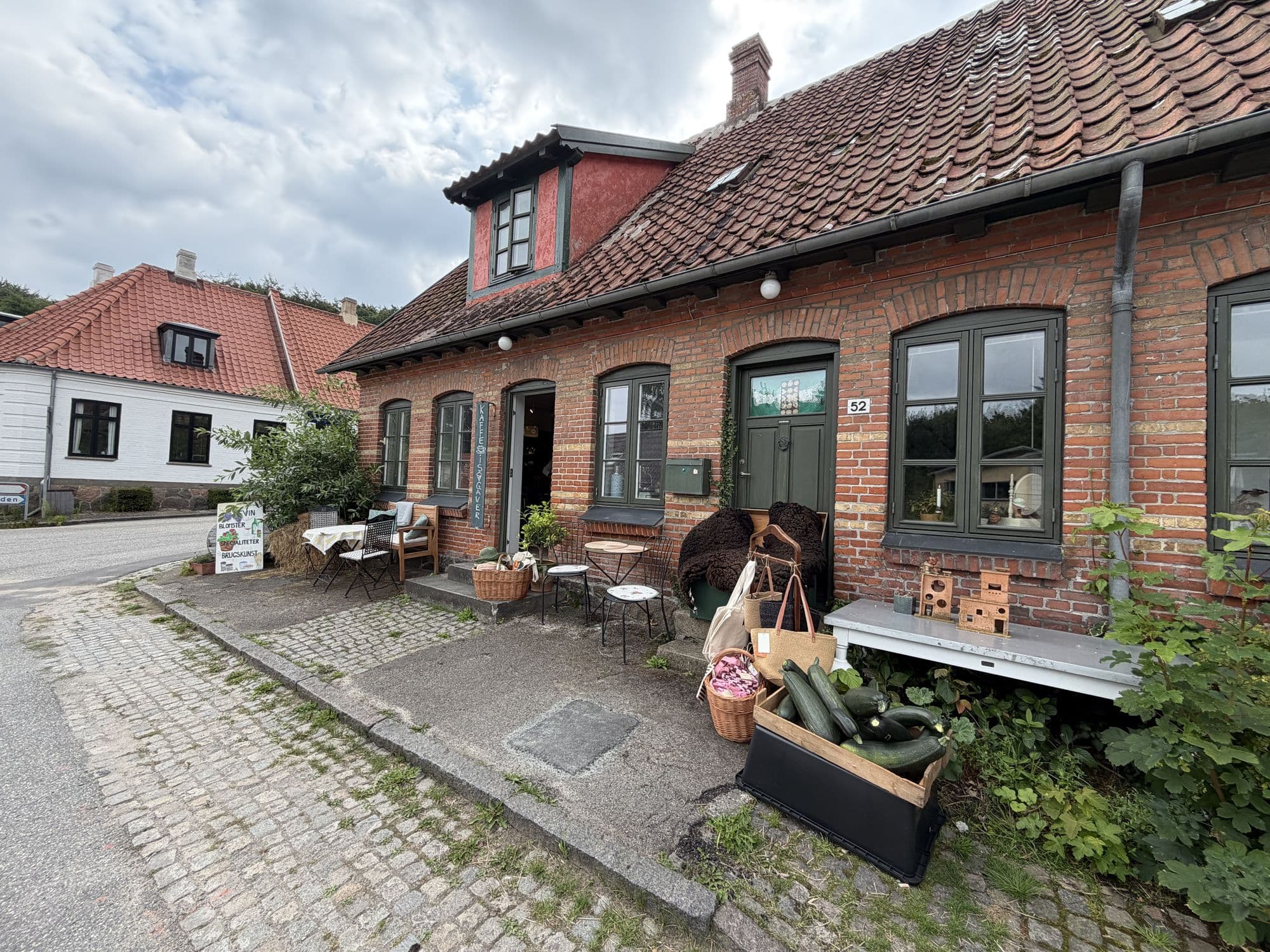 Blomsterbiens facade på Slotsgade 52 i Tranekær