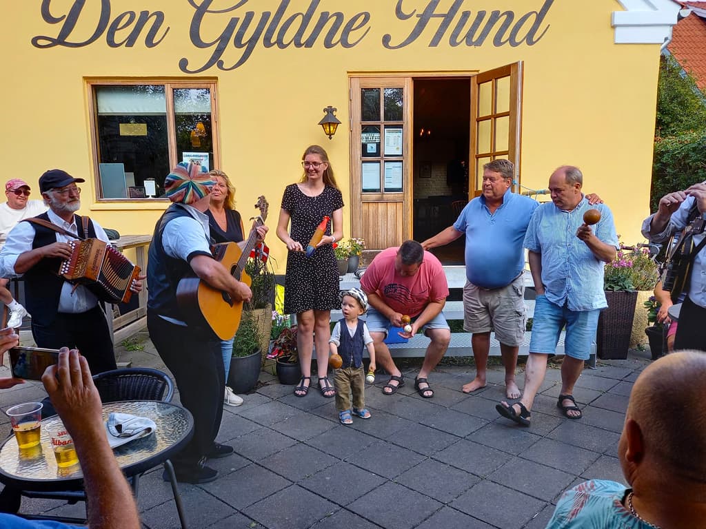 Den Gyldne Hund i Lohals, billede 3